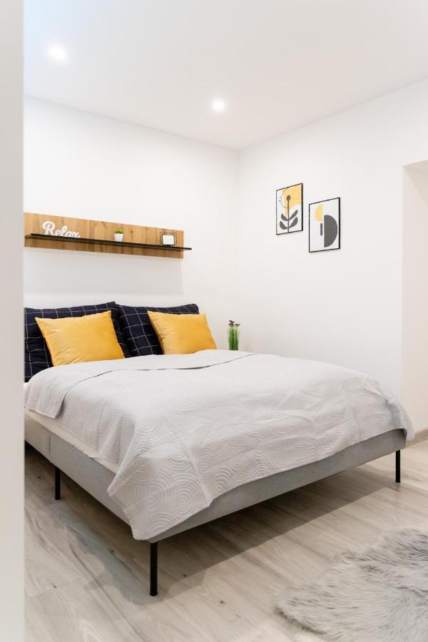The Central Border Premium Apartment Sturovo Ngoại thất bức ảnh