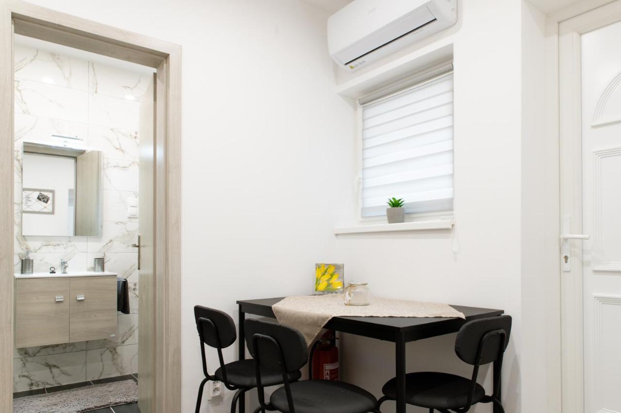 The Central Border Premium Apartment Sturovo Ngoại thất bức ảnh