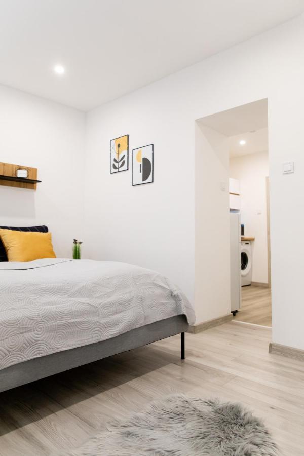 The Central Border Premium Apartment Sturovo Ngoại thất bức ảnh